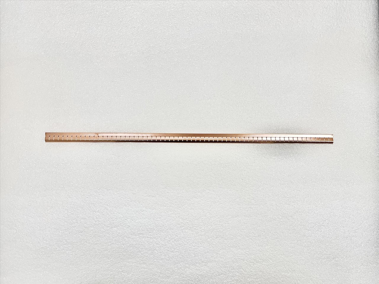 Shield, RF Strip Contact Edge